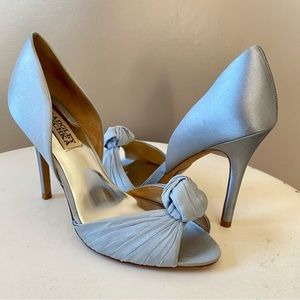 Badgley Mischka Musica Blue Haze Satin Knot Peep Toe Pumps Heels Shoes Size 6